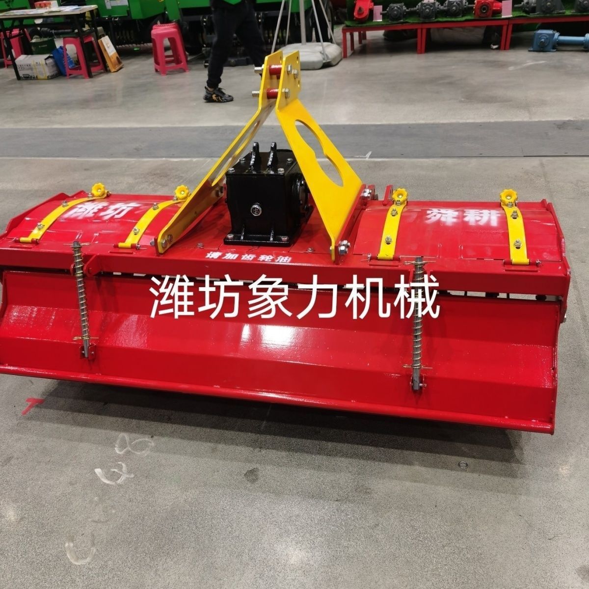 1.6米新款旋耕机大型农用旋耕机多功能松土耕地机连云港箱体旋耕
