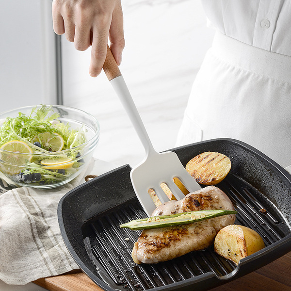 White silicone kitchenware