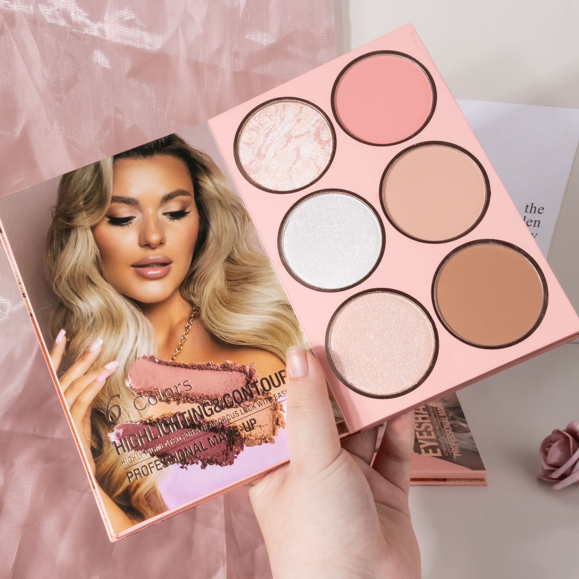 A 54-color cross-border bestseller, 3-page eyeshadow palette, matte pearlescent blush, high-gloss one-piece, easy-to-apply makeup undefined