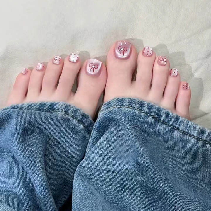 Ins White Foot Nails Explosions Polo Bow Cat's Eye Toenails Wear Cute Foot Nails Finished Products Ins White Foot Nails Explosions Polo Bow Cat's Eye Toenails Wear Cute Foot Nails Finished Products