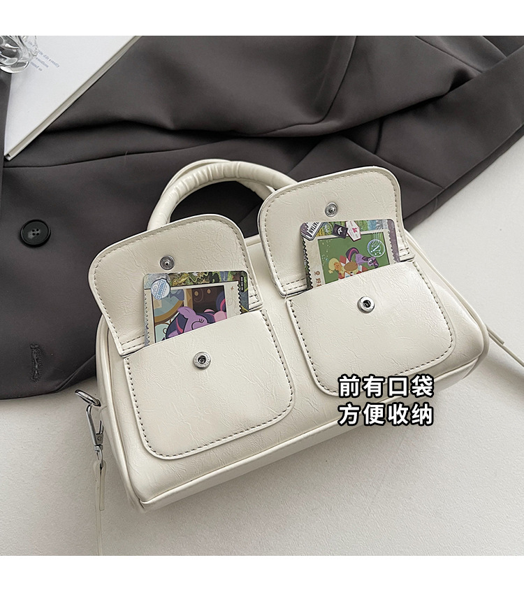 A trendy underarm bag for women in 2025, Korean version, Instagram Spring/Summer new fashion tote bag, versatile and large-capacity commuting bag Application Scenario