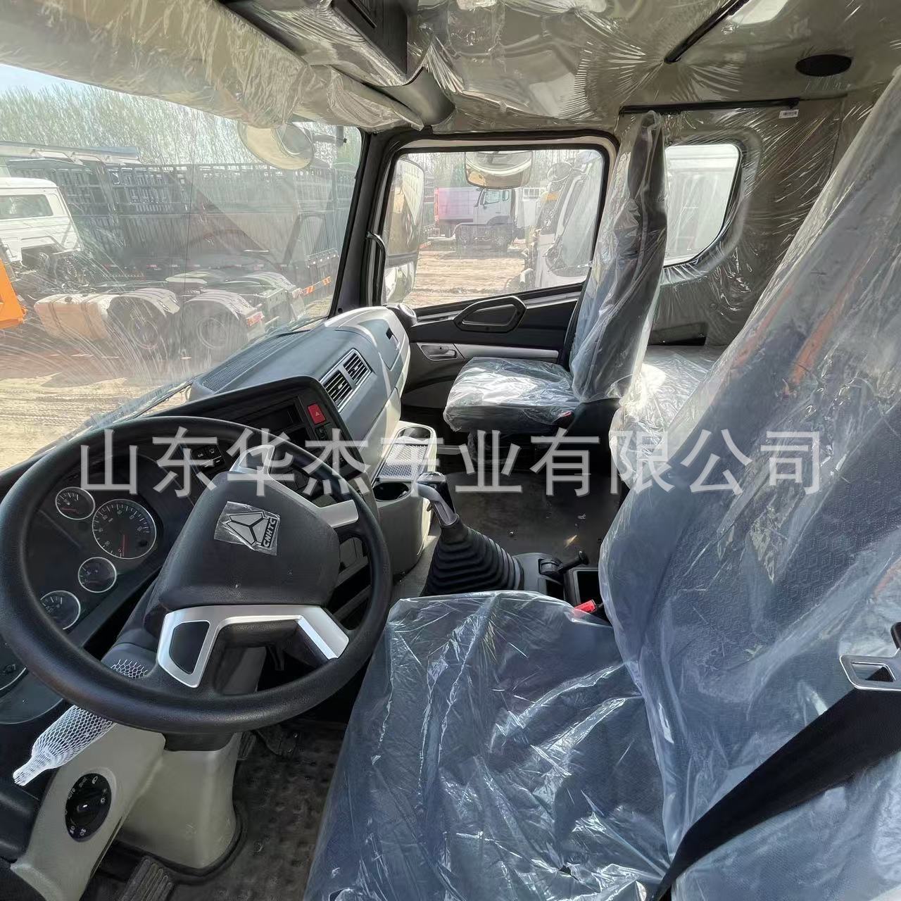 Cross-Border Supply of Howo Trucks, 8X4 Dump Trucks, Howo Trucks, Rear-Dump Heavy-Duty Trucks, Heavy-Duty Trucks