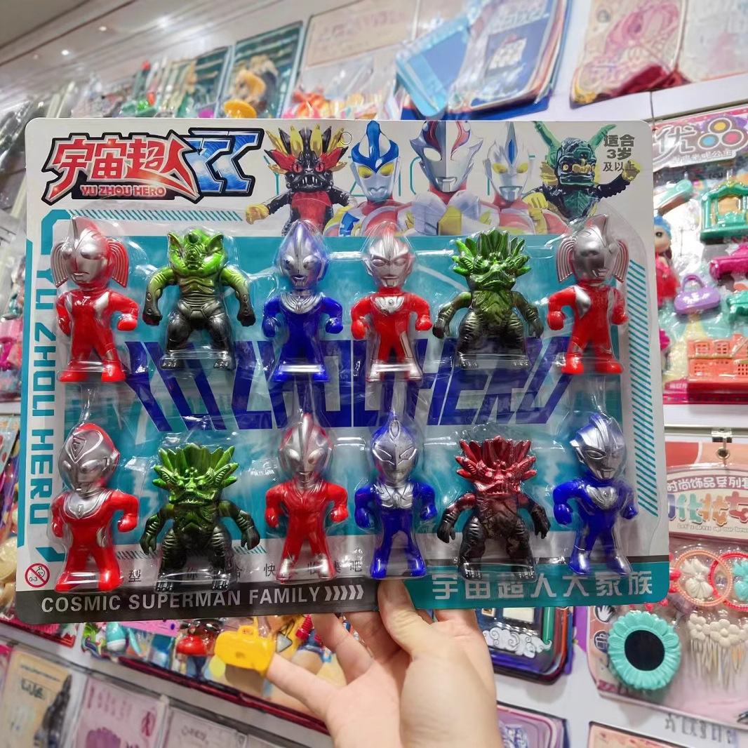 12 modelos de personajes pequeños superman infantiles juguetes de animación superman Spiderman conjunto de muñecas al por mayor