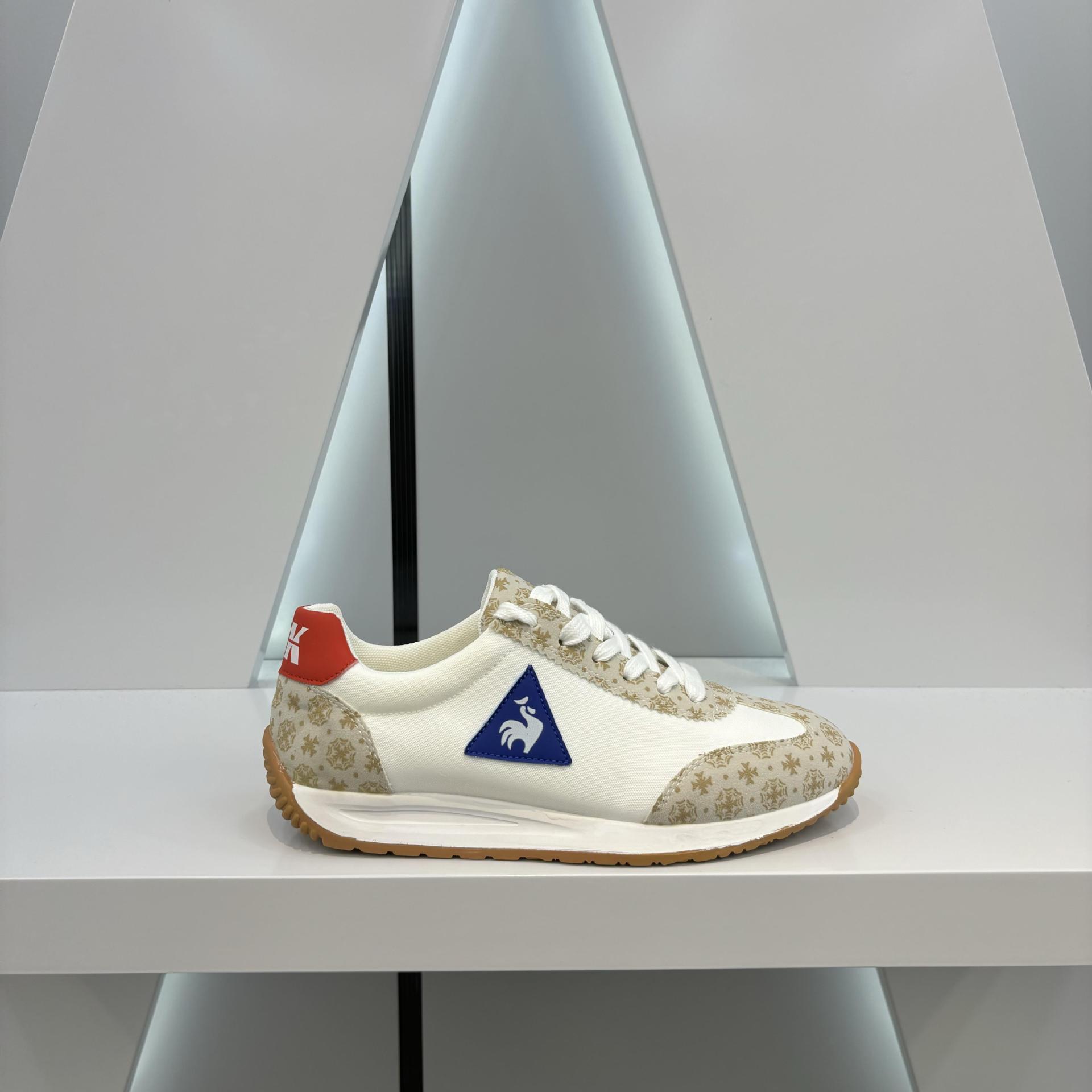 Sneakers uomo bianche scarpe casual comode da passeggio_voghion.com