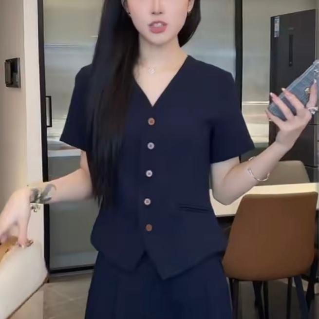 네이비 블루 반소매 조끼