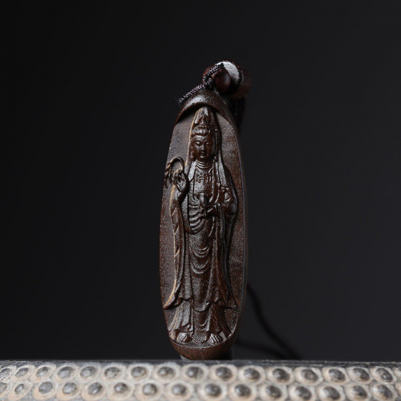 Guanyin marca de madera fragrante, como la marca de automóviles colgantes para hombres, mano de mano, joyas de artesanía talladas