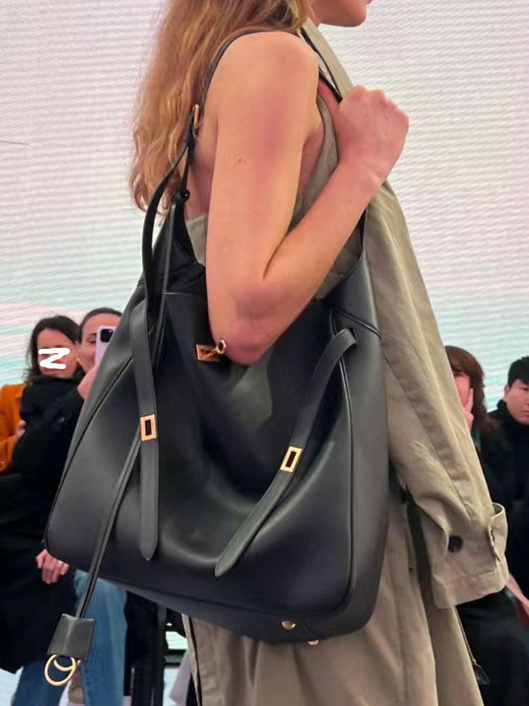 Instagram beliebte lässige vielseitige Gürtelschnalle Einzel-Schulter-Handtasche Achselhöhle Eimer Tasche 2024 Herbst / Winter neue Artikel_voghion.com