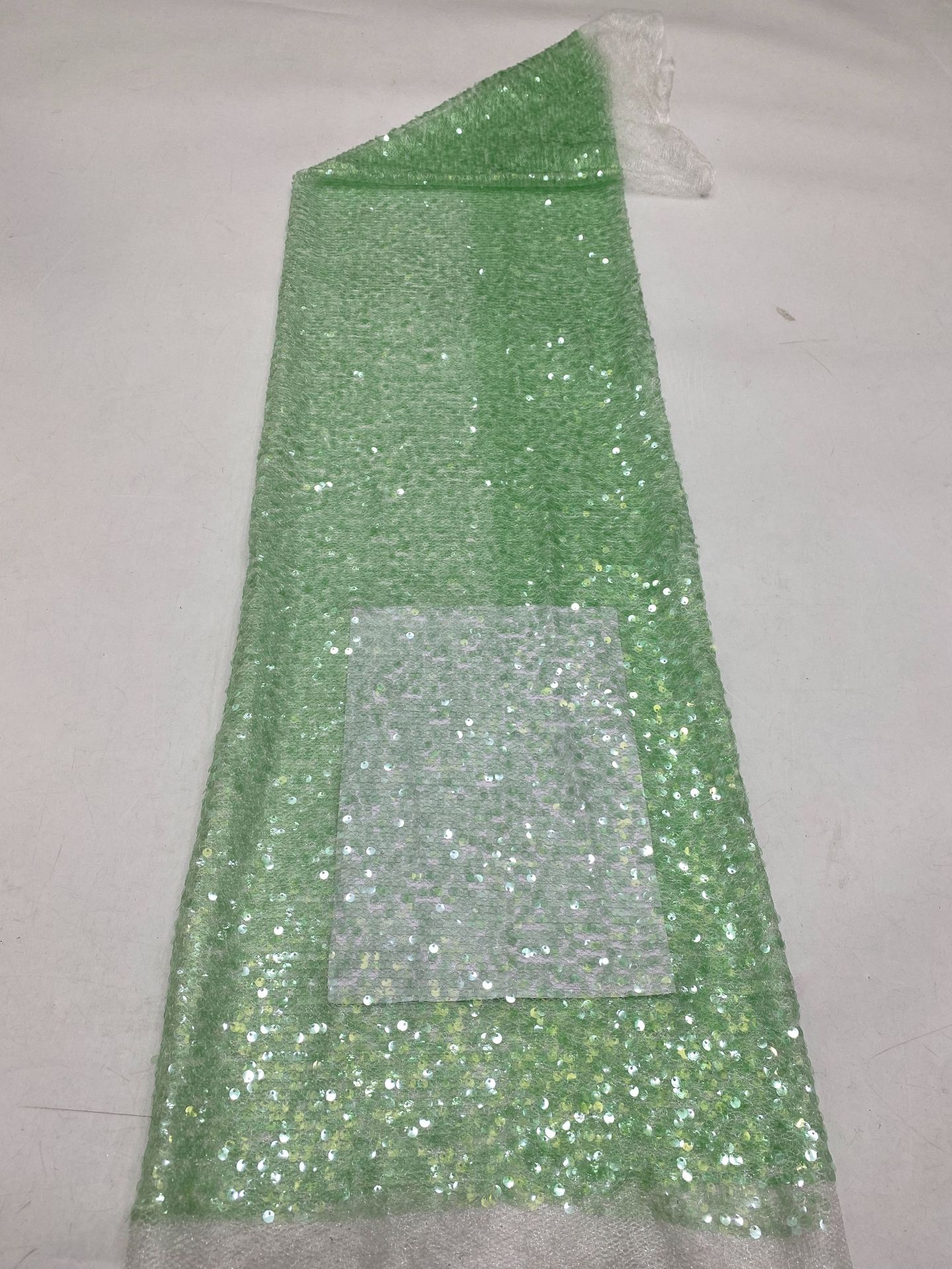 2 # 흰색 배경에 녹색