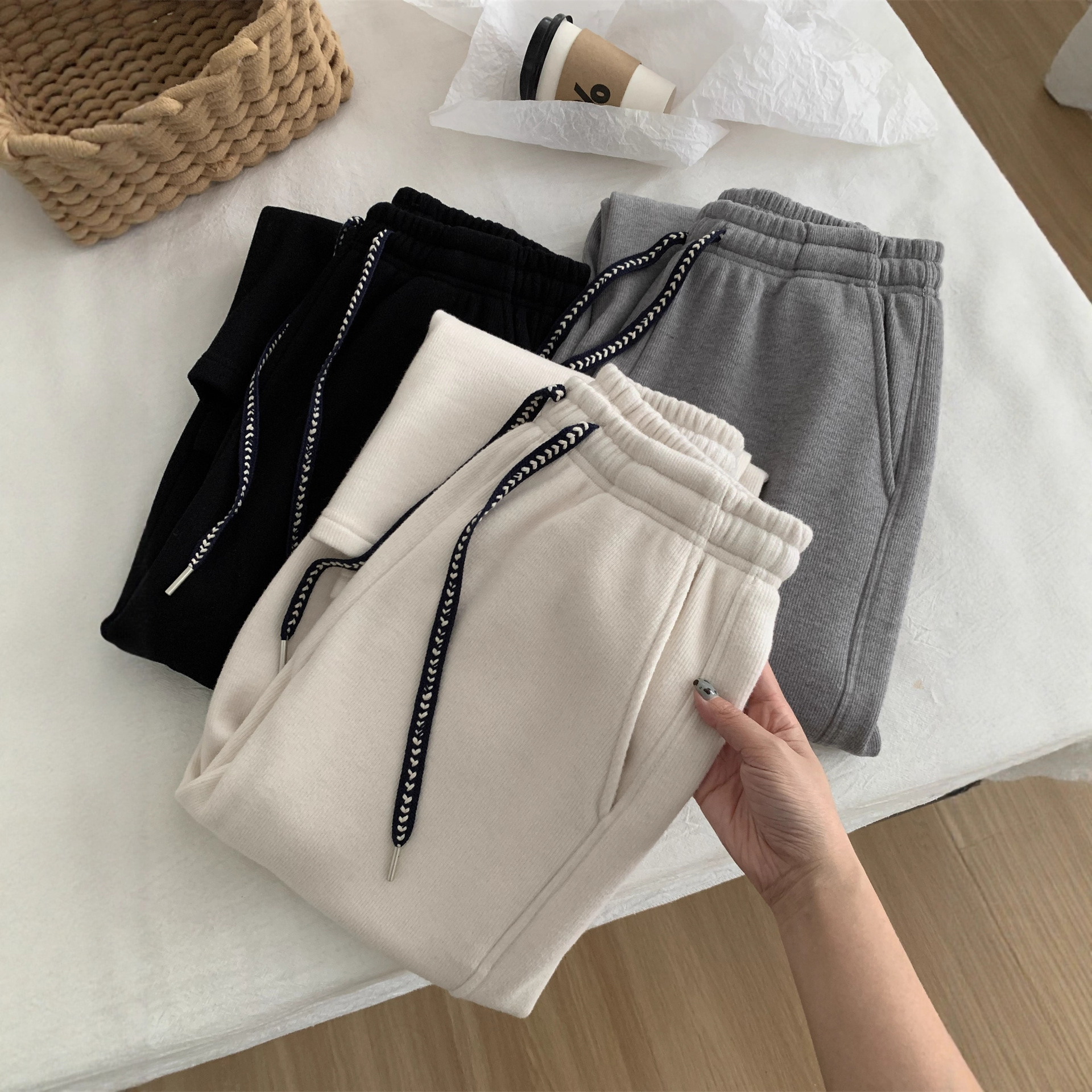 Tight, Thick, Fleece-Lined Straight-Leg Casual Pants for Women, Simple Korean Style, Slimming High-Waisted Wide-Leg Pants, Autumn and Winter Warm Pants