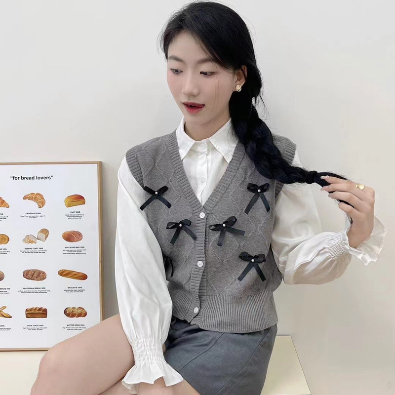 Fresh and Sweet Cute Beaded Bow Knitted Vest Cardigan Women's V-neck Sleeveless Vest Stacked Jacket