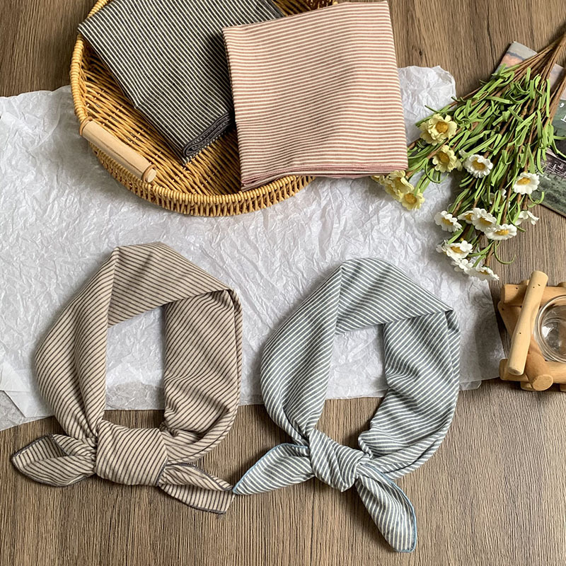 Pañuelo cuadrado pequeño, bufanda de seda, bufanda de cuello con sentido avanzado para mujer, pañuelo a rayas liso, bufanda de estilo pastoral para mujer de verano, protector para el cuello chal