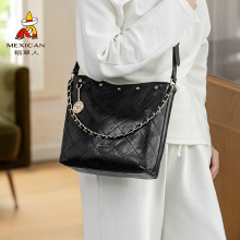 �����˰���Ů2025�¿�r�����ˮͰ�����eͨ�ڰ��������μ�б���