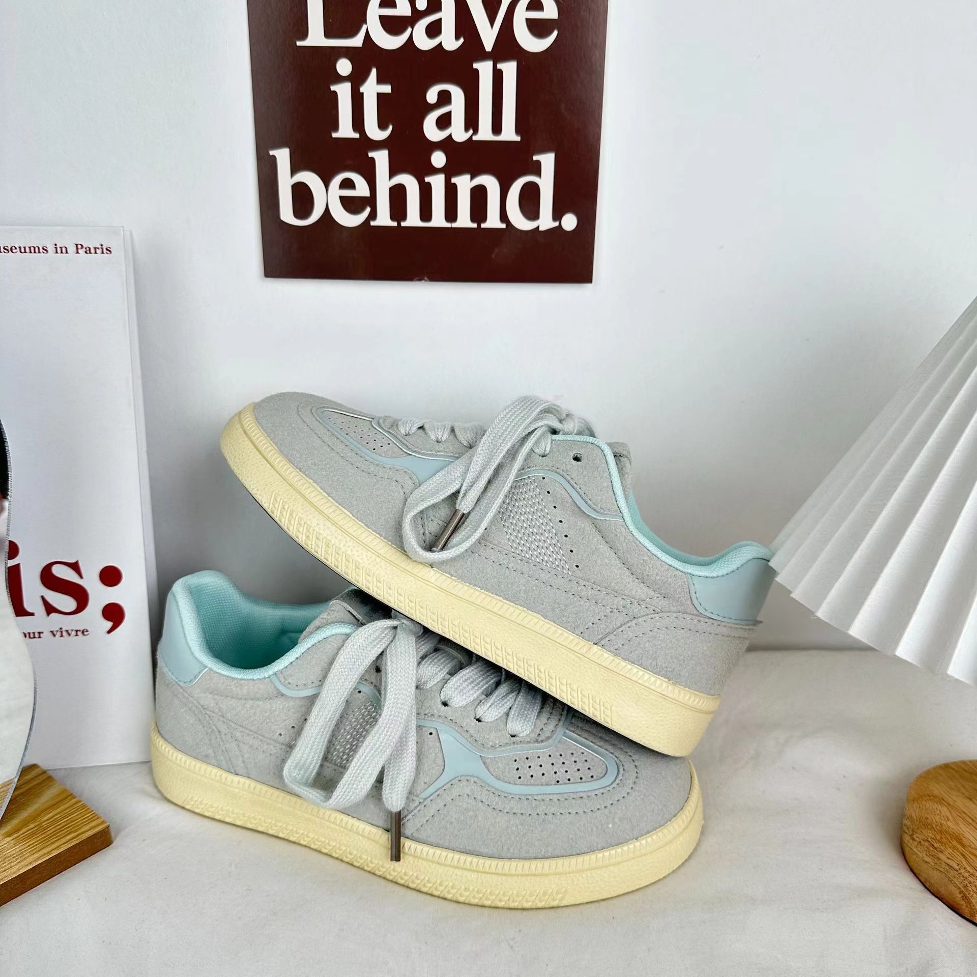Zapatillas deportivas para estudiantes de onda lejana zapatos de lona casuales de estilo ins de todo fósforo mujeres 2024 otoño nuevo estilo zapatos de mujer coreanos en nombre del cabello image 9