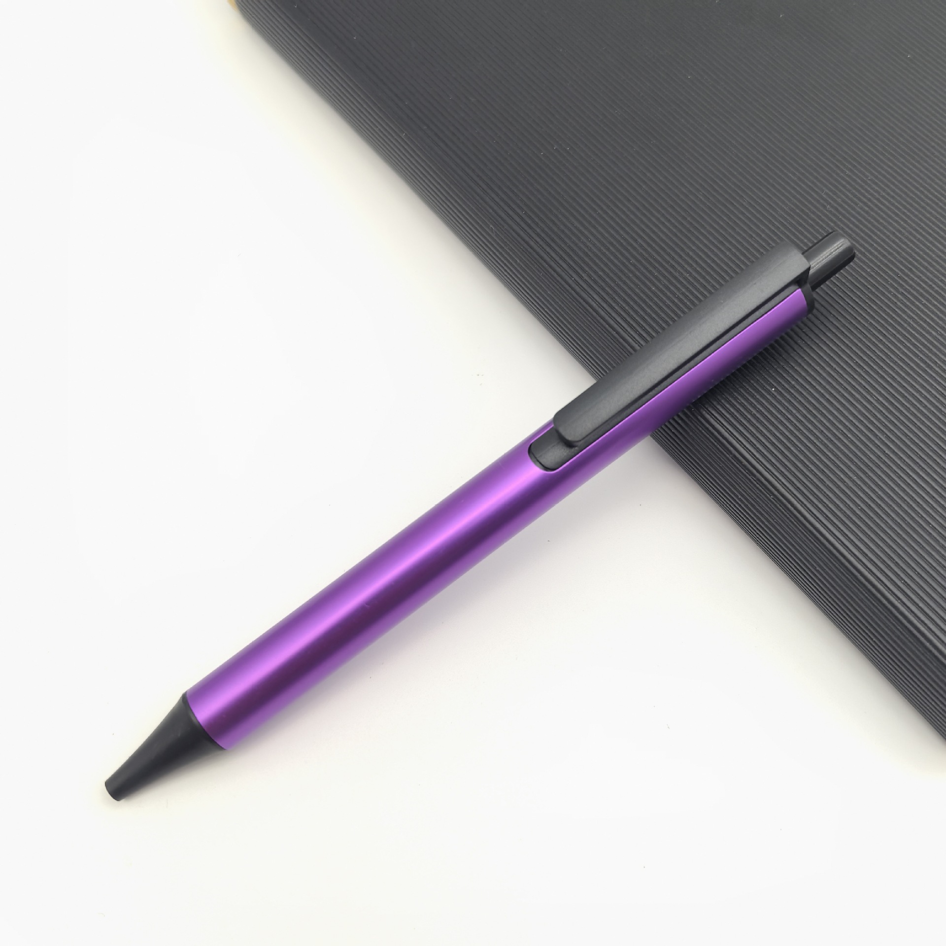 Bolígrafo de metal personalizado barra de aluminio colorido bolígrafo comercial puede ser logotipo láser publicidad publicitaria bolígrafo regalo al por mayor