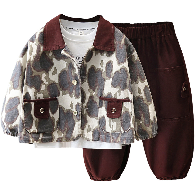 7838 Traje de primavera para niños, chico guapo, ropa de calle frita de moda, traje de tres piezas de estilo occidental de primavera y otoño 2025 nuevo