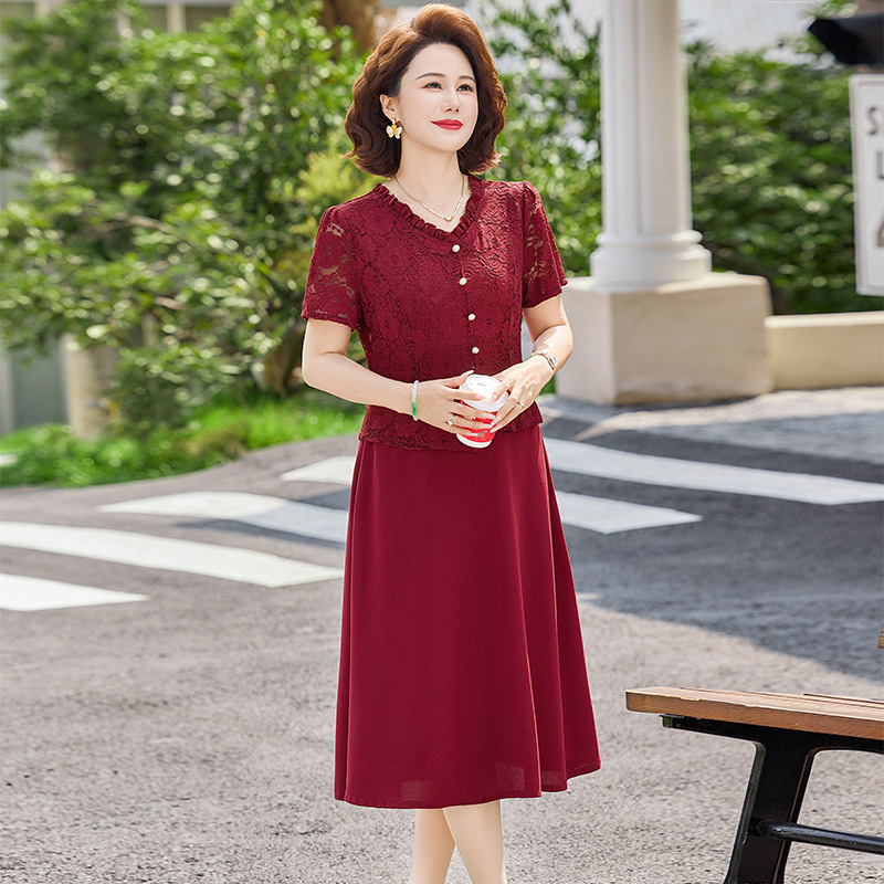 2026 New Style Mother's Dress with V-Neck Lace Splicing, Mid-Length, Slimming, Elegant, Fashionable Wedding Banquet Dress