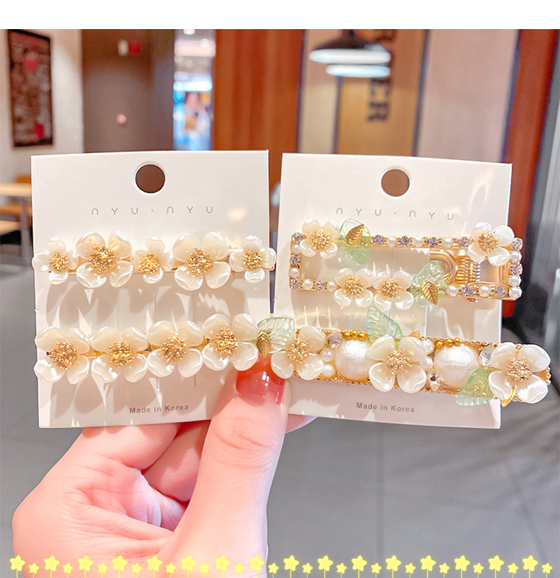 Fashion Pear Flower Pearl Rhinestone Hairpin display picture 2