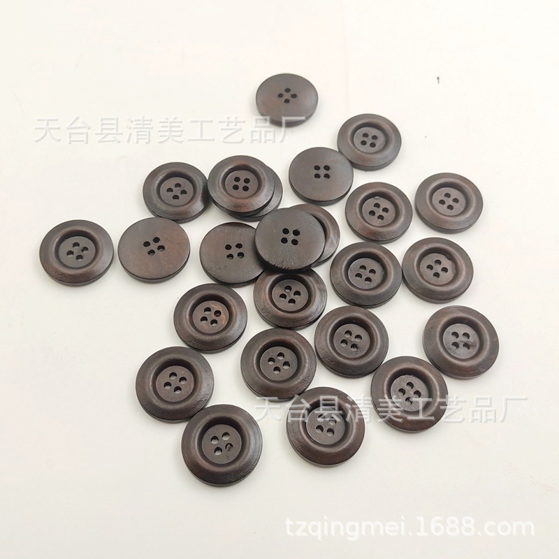 Botón de madera de ala ancha de cuatro ojos de 25mm Color de madera/marrón/color café oscuro 50 piezas por paquete