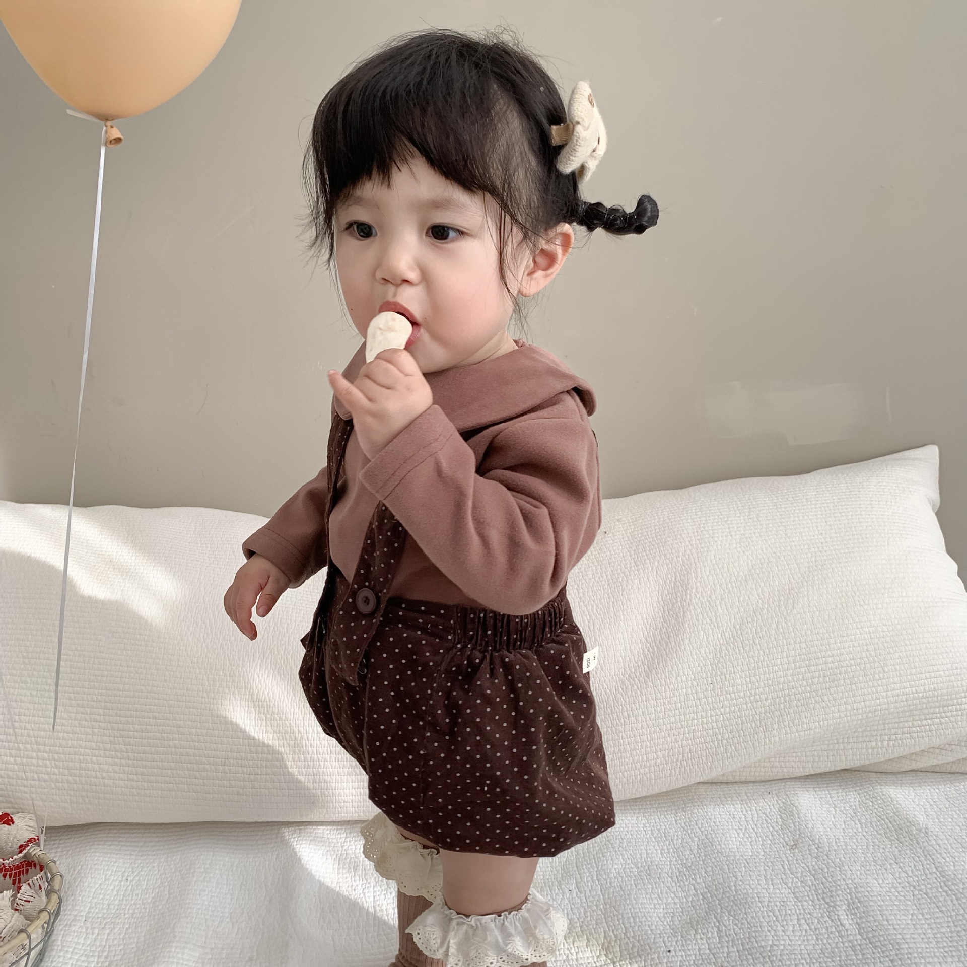 Conjunto de camisa y pantalones con tirantes para niñas, ropa infantil de estilo coreano, traje para salir de paseo para bebés en otoño e invierno.