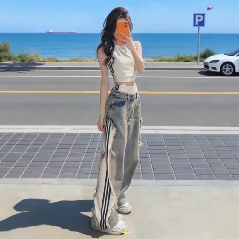 Super Trendy and Stylish Casual Sports Set for Women, Summer Youthful Vest with Denim Wide-Leg Pants Two-Piece Set Super Trendy and Stylish Casual Sports Set for Women, Summer Youthful Vest with Denim Wide-Leg Pants Two-Piece Set