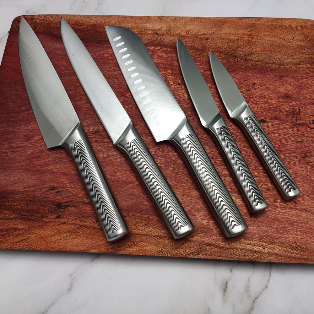 국경 간 도매 전체 강철 부엌 칼 서양식 가정용 칼 세트 스테인레스 스틸 부엌 칼 부엌 날카로운 고기 절단 칼