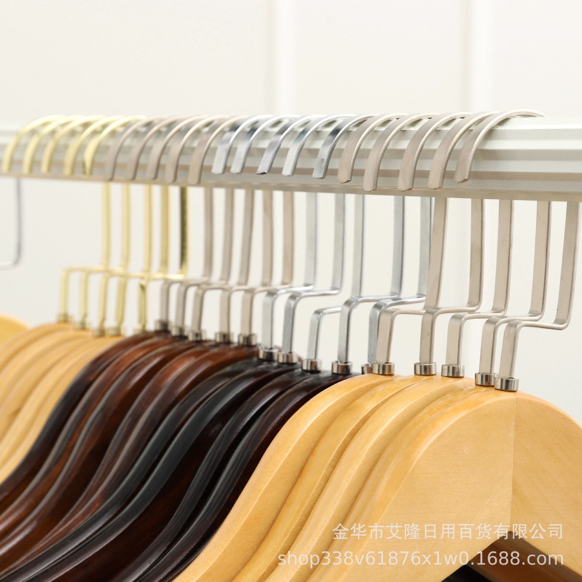 Hotel tienda de ropa percha de madera para el hogar percha de ropa para adultos percha de ropa de madera maciza percha de ropa al por mayor