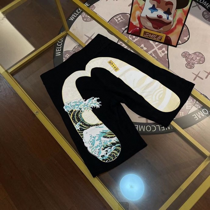 A generation of summer blessing god new men's breathable straight cylinder printing casual cherry blossom wave letter m shorts