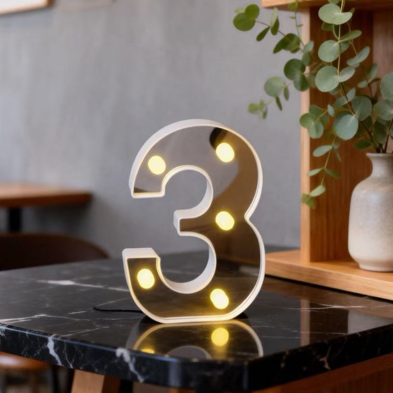 Lámpara LED Decorativa de Letras y Números de Plástico para Fiestas, Cumpleaños y Eventos image 74