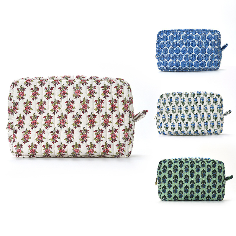 Feihong Cross-Border Small Floral Quilted Makeup Bag, High-Value Large-Capacity Storage Bag, Travel Portable Handheld Makeup Bag