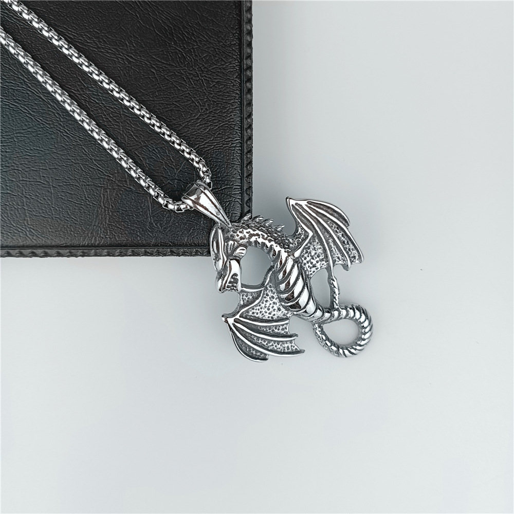 Eredità del Drago: Collana con ciondolo vintage da uomo, con perle quadrate in acciaio inossidabile, dio animale, drago_voghion.com