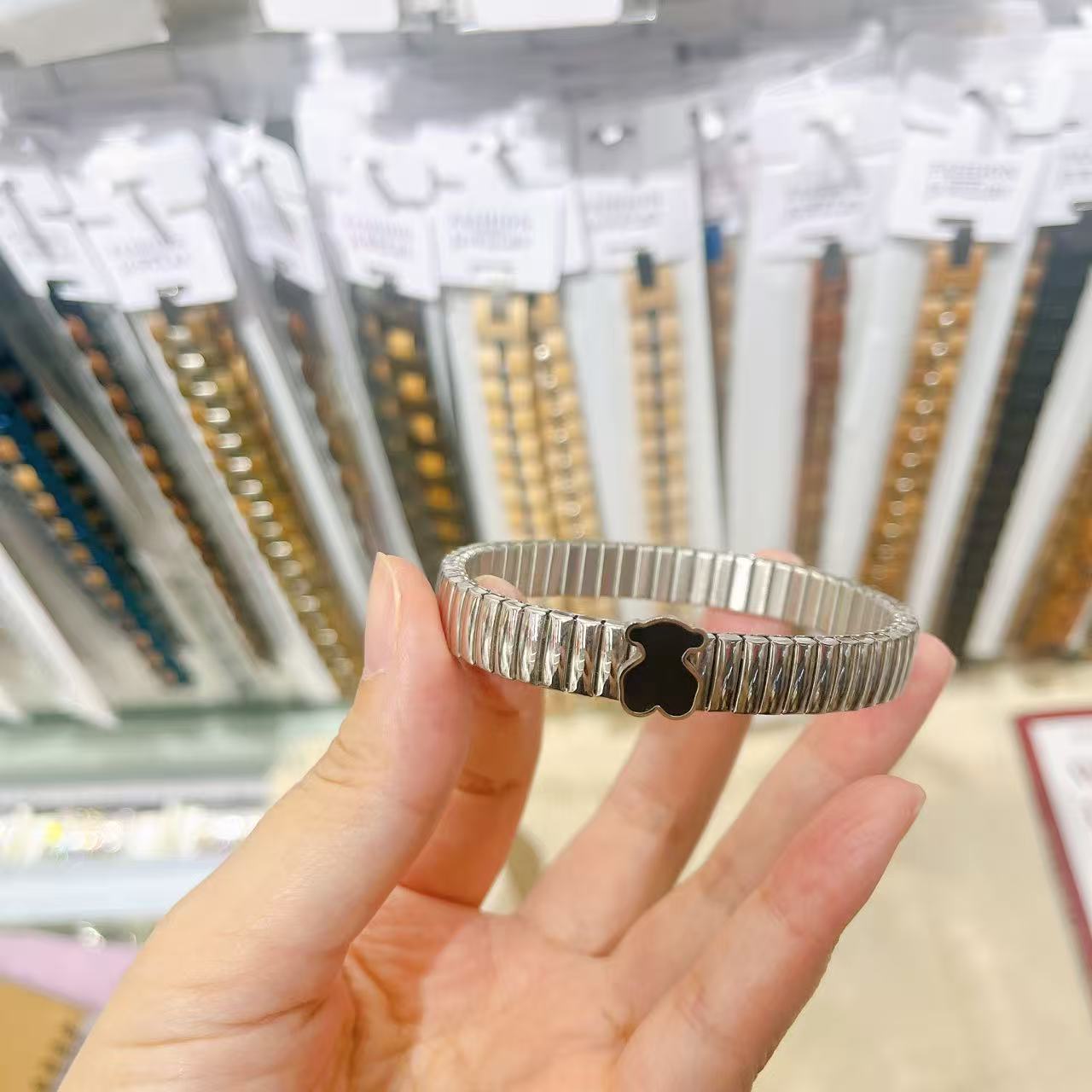 No desvanecerse transfronterizo oso pulsera de acero inoxidable elástica ligera pulsera de lujo chapado al vacío 18K cadena de reloj