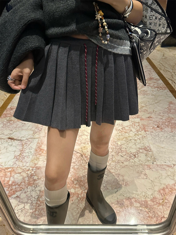 【旧日光影】短款半身裙2025冬季新款学院感高腰深灰百褶裙女|undefined