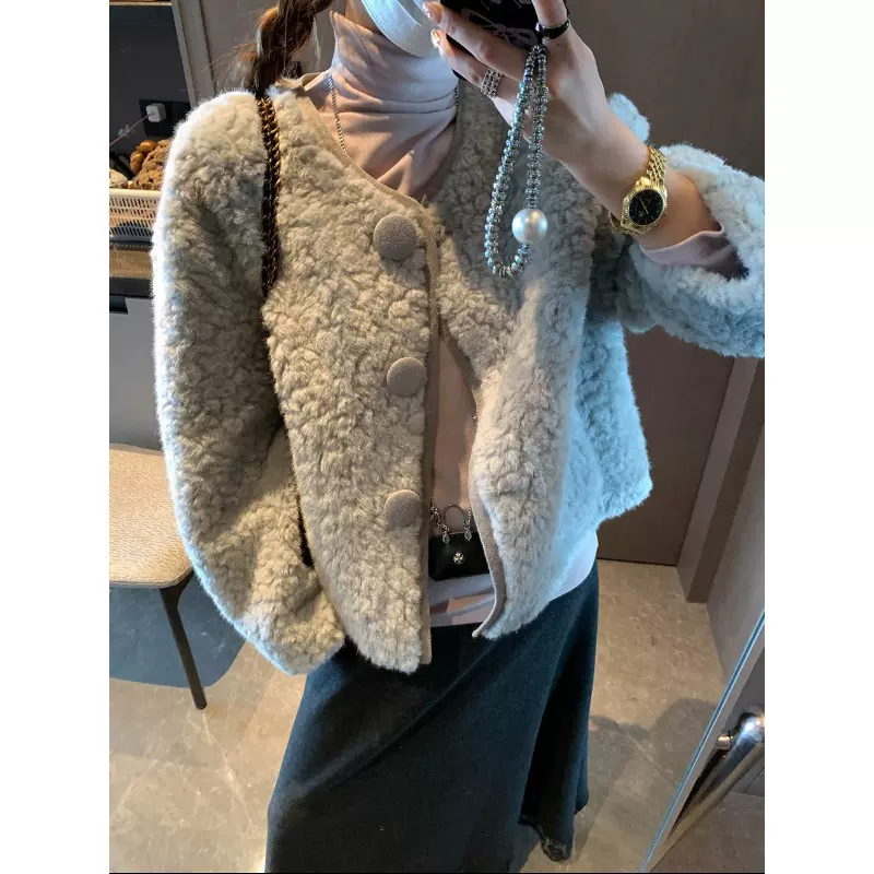 摩且 冬日小暖糕 韩系设计感大圆扣仿皮毛一体毛毛外套短 MQ1061