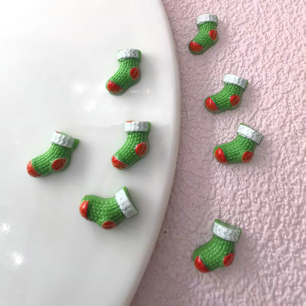 圣诞用品圣诞树圣诞甜甜圈圣诞节袜子美甲饰品批发美国欧洲韩国澳