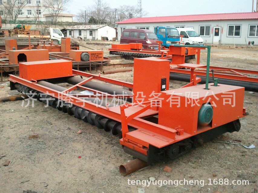 绞龙式摊铺机3