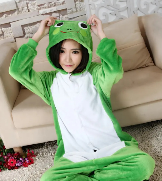 Pijamas transfronterizos al por mayor de fábrica Labubu pijamas femeninos de una sola pieza de dibujos animados pijamas de animales de franela Capibala