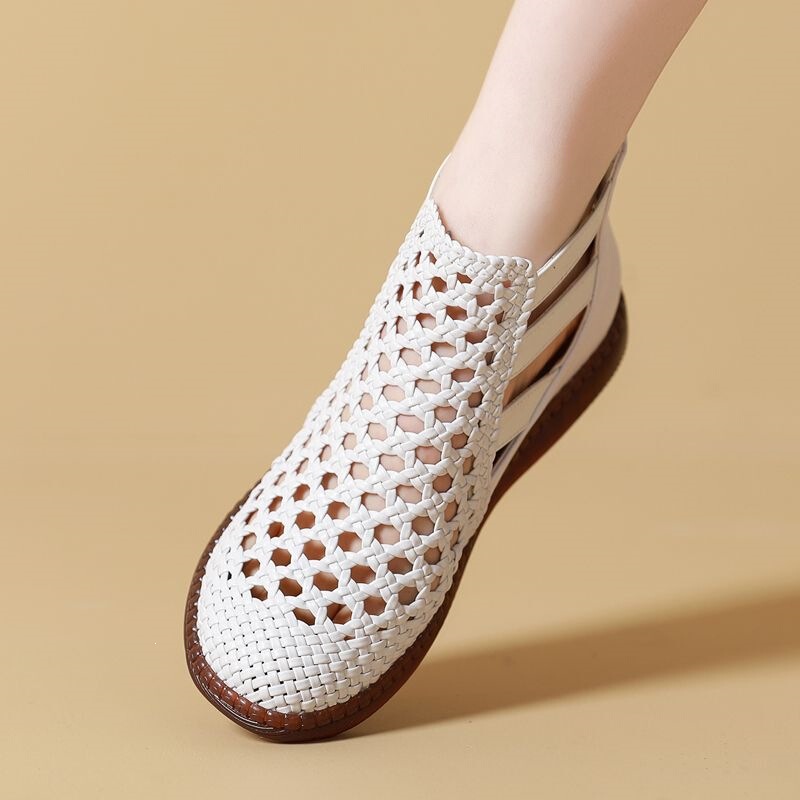 Three-color hollow short boots, comfortable soft-soled shoes for commuting, mom shoes, sandals, flat women's shoes, embossed solid color perforated cool boots Three-color hollow short boots, comfortable soft-soled shoes for commuting, mom shoes, sandals, flat women's shoes, embossed solid color perforated cool boots