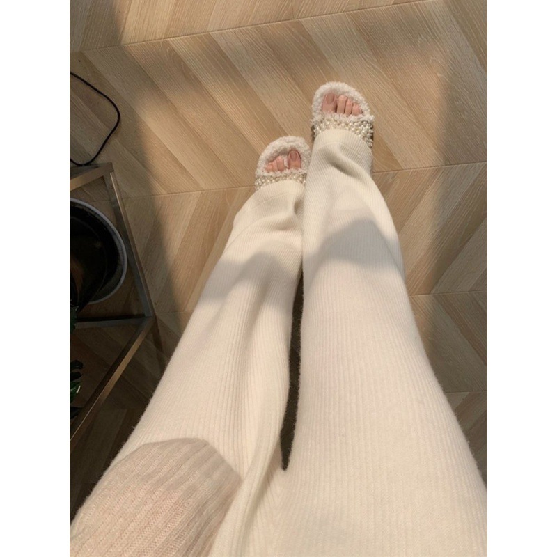 Soft and cozy knitted wide-leg pants for women, high-waisted, straight, loose, casual, floor-length trousers for autumn and winter.
