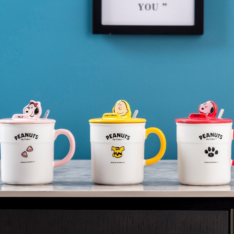 Taza de agua Snoopy auténtica, taza de pareja creativa de dibujos animados, taza de alto valor con tapa, taza de regalo de cerámica con cuchara