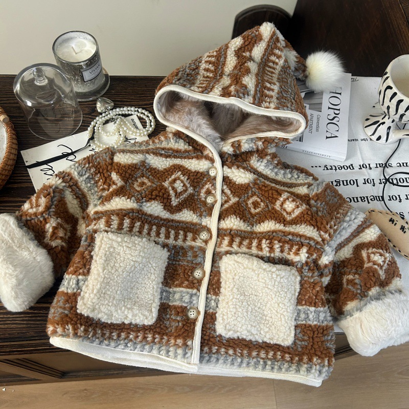 韩版童装2025新款冬季女童羊羔毛外套儿童加绒加厚连帽毛球外套潮