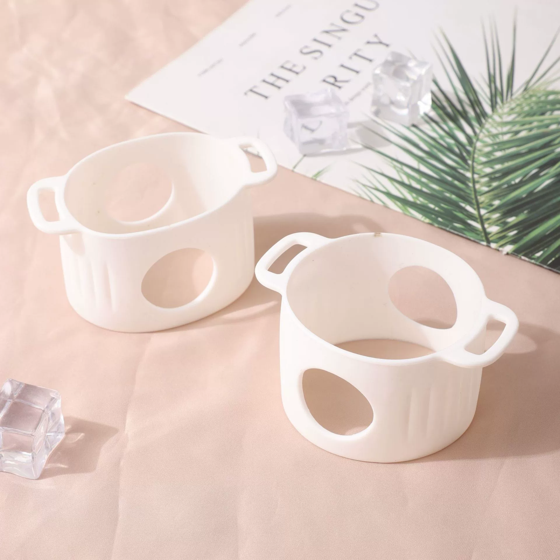 Детская кружка для воды с крышкой и ремешком