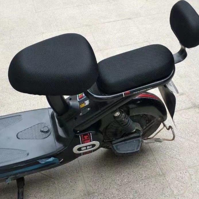 Seat cushion cover for electric vehicle, thickened sun-proof and heat-insulating universal type with full round head