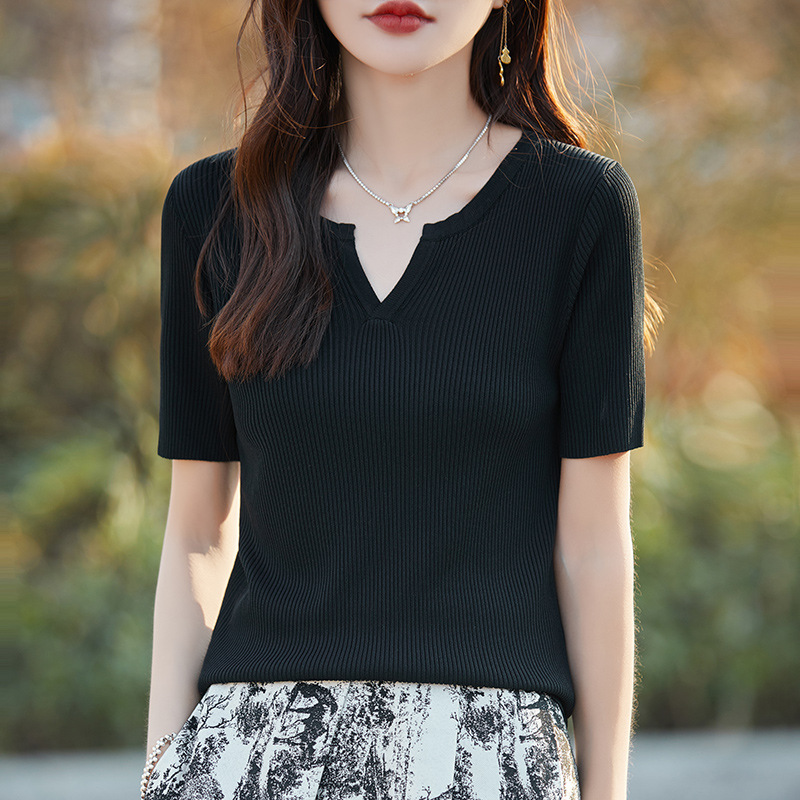 검은색