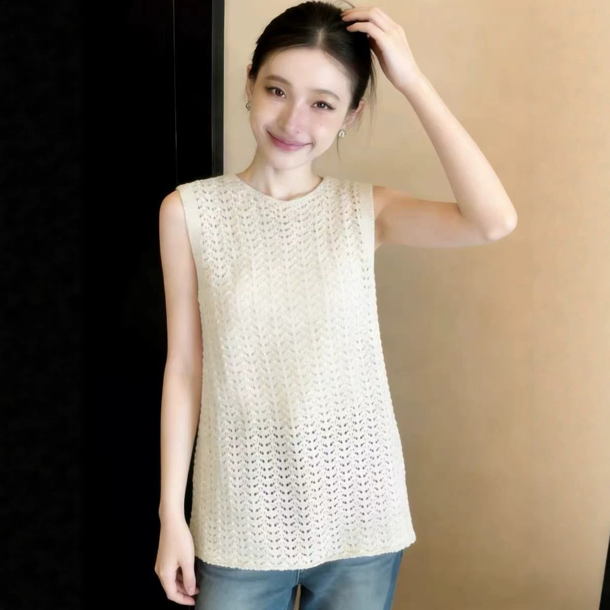 Áo thun nữ cổ tròn chạm rỗng không tay dáng rộng phong cách Hàn Quốc — màu trắng chi tiết 2