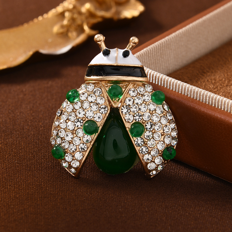 欧美跨境七星瓢虫胸针高级感小众镶钻昆虫胸针防走光衣饰胸针批发