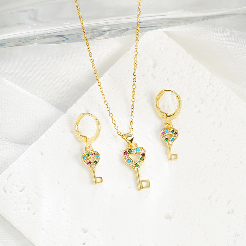 Collar de oro de arena transfronteriza de Vietnam lujoso ligero estilo de lujo amor llave conjunto de pendientes de nicho de diseño de joyería