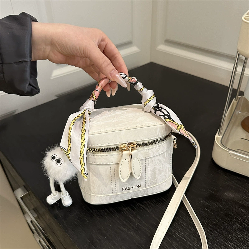 Популярная в этом году маленькая сумка женская весна 2025 года новая дикая иностранная сумка