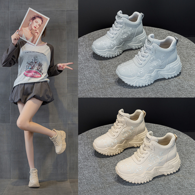 Floral Embroidery Thick-Soled Genuine Leather Women's Shoes 2026 Autumn/Winter New Slip-On Height-Increasing Shoes Versatile Fashion Hiking Shoes Floral Embroidery Thick-Soled Genuine Leather Women's Shoes 2026 Autumn/Winter New Slip-On Height-Increasing Shoes Versatile Fashion Hiking Shoes