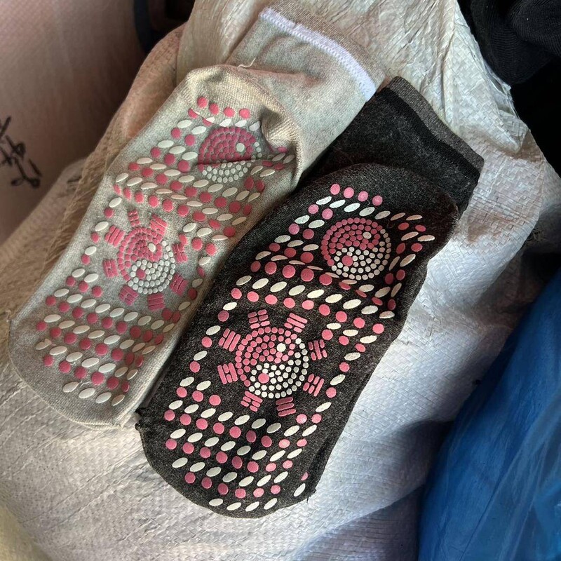 Self-heating socks women's heating warm feet northeast cold-proof warm socks men's warm feet artifact sleeping autumn and winter health socks Self-heating socks women's heating warm feet northeast cold-proof warm socks men's warm feet artifact sleeping autumn and winter health socks