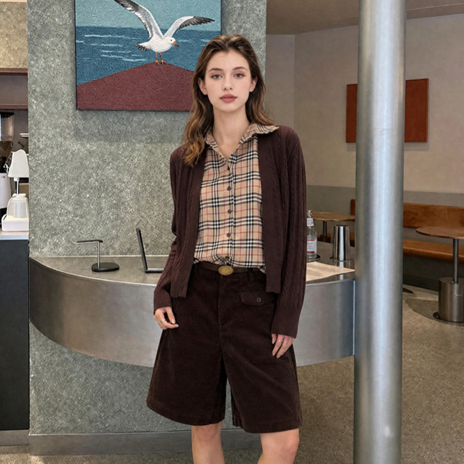 Feiyuan Korean-style retro corduroy brown five-point shorts, early autumn new collection, with a belt, solid color, double pockets, A-line shorts Feiyuan Korean-style retro corduroy brown five-point shorts, early autumn new collection, with a belt, solid color, double pockets, A-line shorts